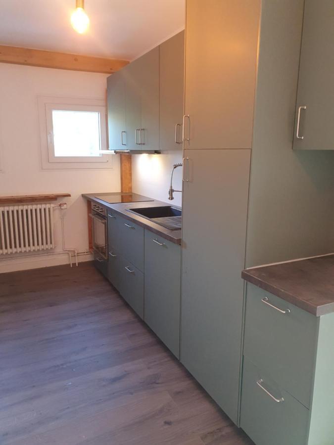 Chalet Jaune Charmant Som Sarcenas المظهر الخارجي الصورة