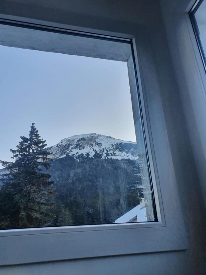 Chalet Jaune Charmant Som Sarcenas المظهر الخارجي الصورة